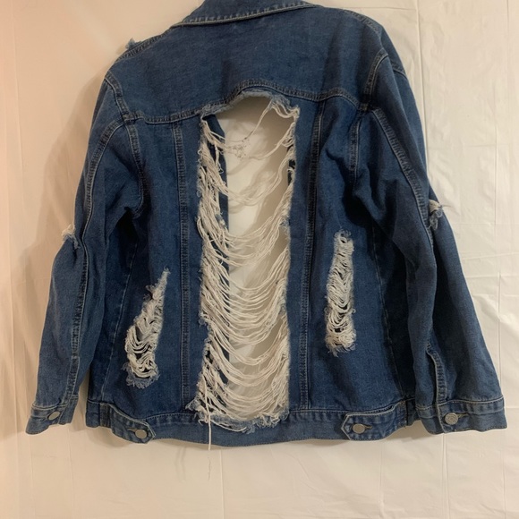 BEE & CECI Distressed Denim/Jean’s Jacket.Enjoy the summer with this nice jacket - Picture 4 of 6